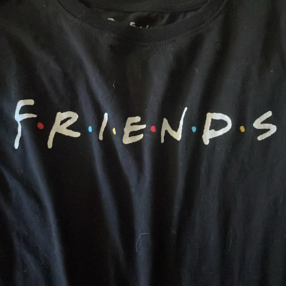 XL FRIENDS tee. - Picture 2 of 3